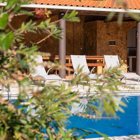 Big House With Pool Close To Sintra
